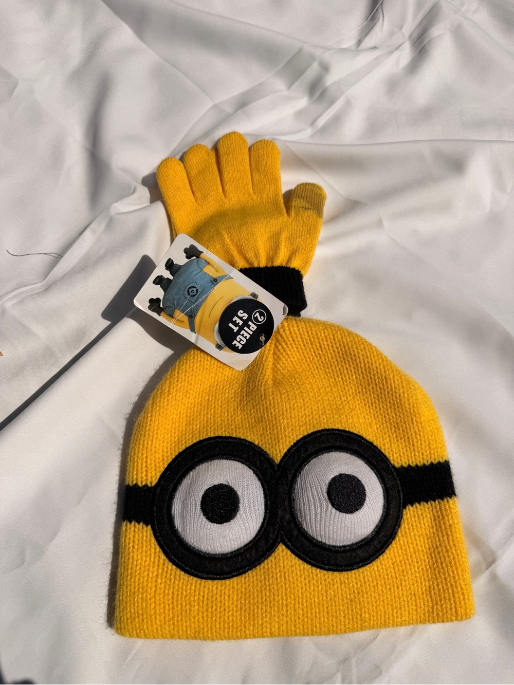 Universal Yellow Minion-Inspired Knit Beanie with Matching Gloves